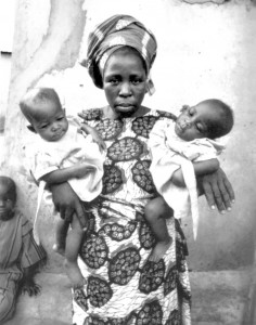 98c (Yoruba_woman_holding_twins)