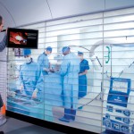 Röntgenaufnahmen während der Operation - Innovative Medizintechnik in Wagen 7 / X-rays During Surgery - Innovative Medical Technology in Car 7