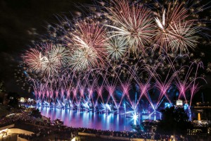 resized_2014_Wreaths-Festival_Polen